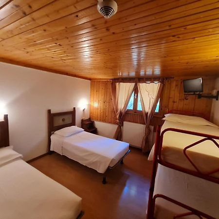 Hostel Il Pirata Cavareno Bagian luar foto
