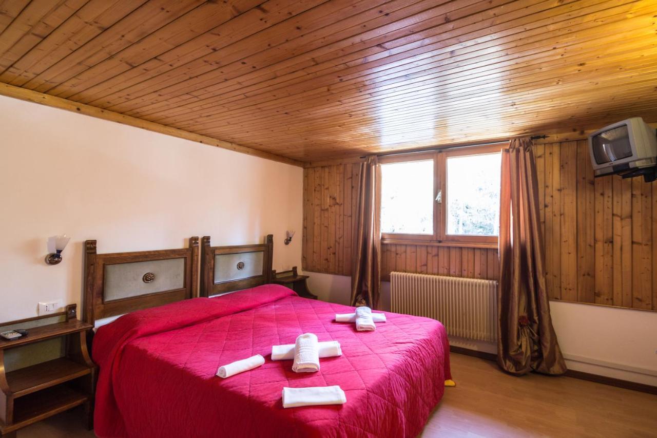 Hostel Il Pirata Cavareno Ruang foto